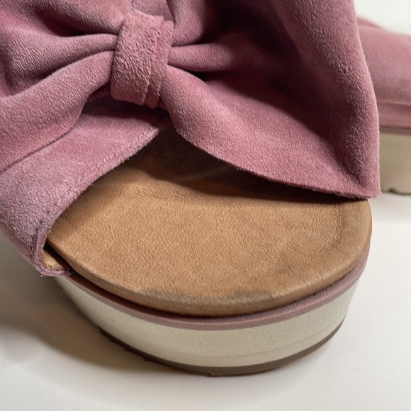 UGG JOAN II Suede Platform treadlite sandal Slides, Size 7.5 in pink - Picture 8 of 9